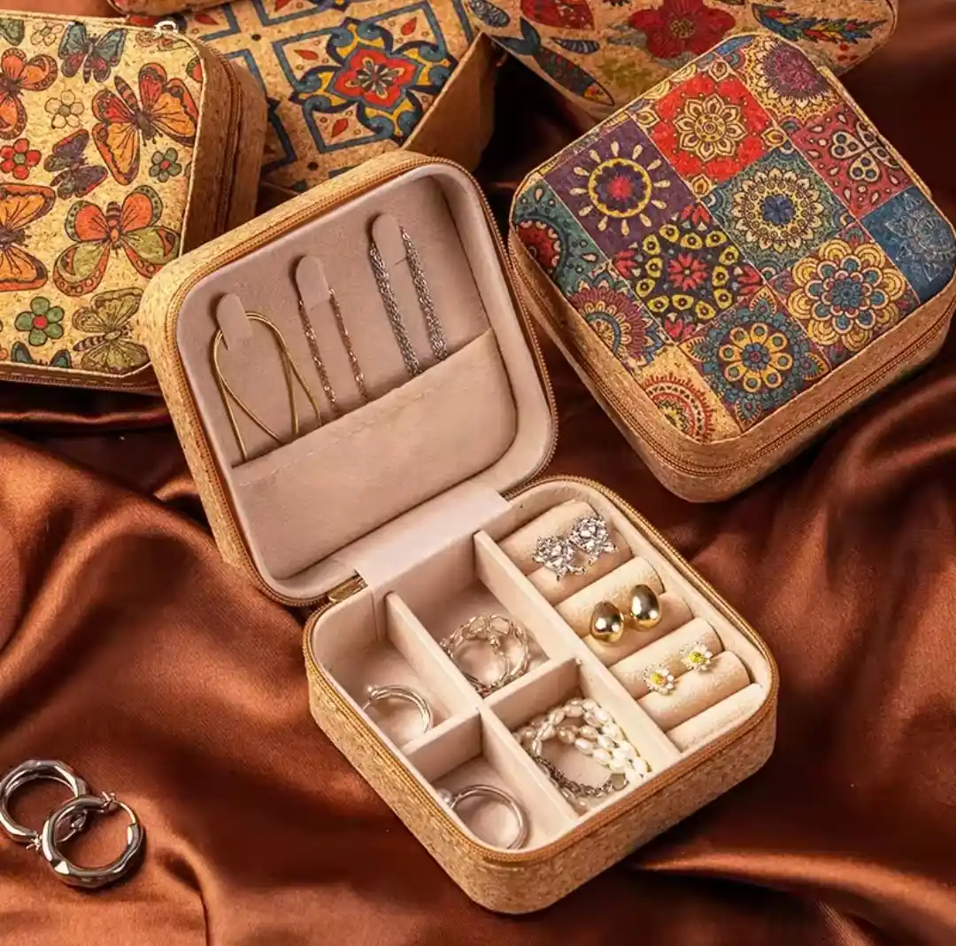 Vintage Travel Jewelry Box